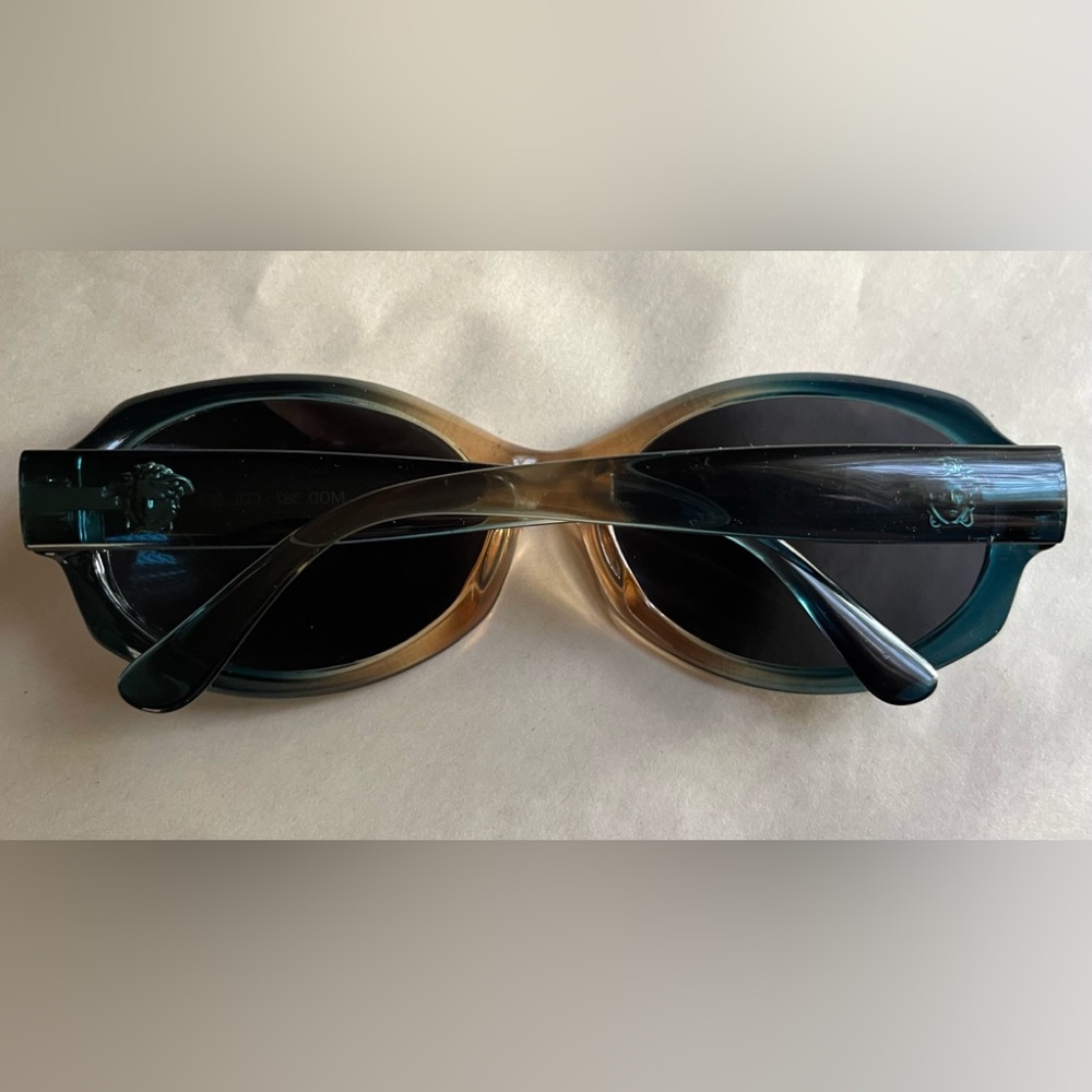 Versace Model 382 - Picture 2 of 11